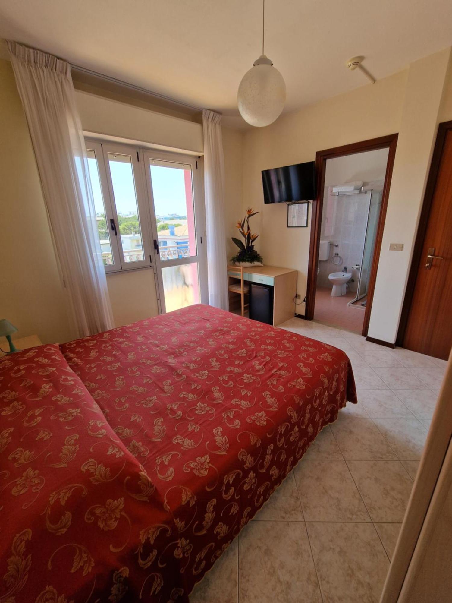 ביביונה Hotel Di Giovanni חדר תמונה
