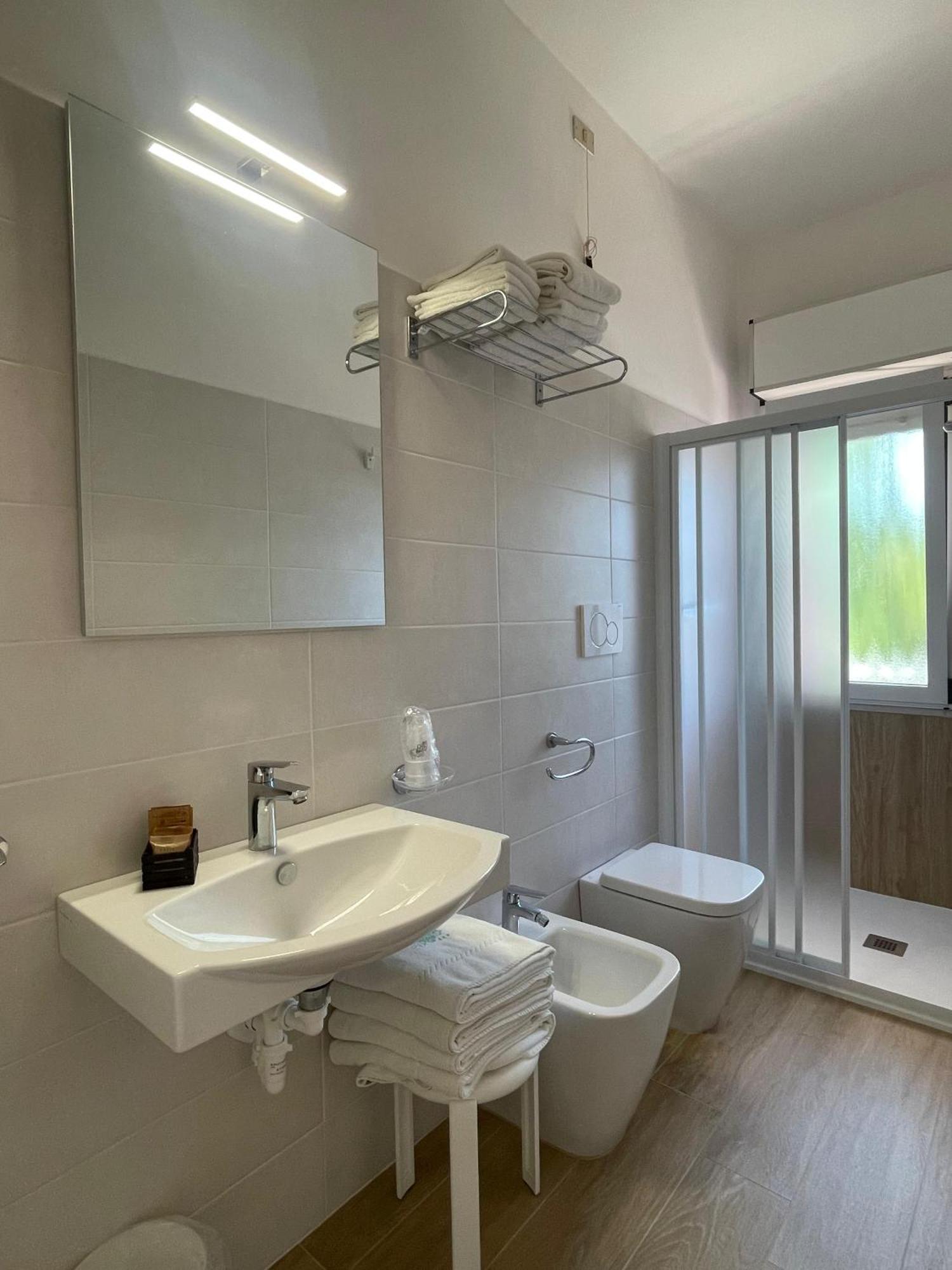 ביביונה Hotel Di Giovanni מראה חיצוני תמונה